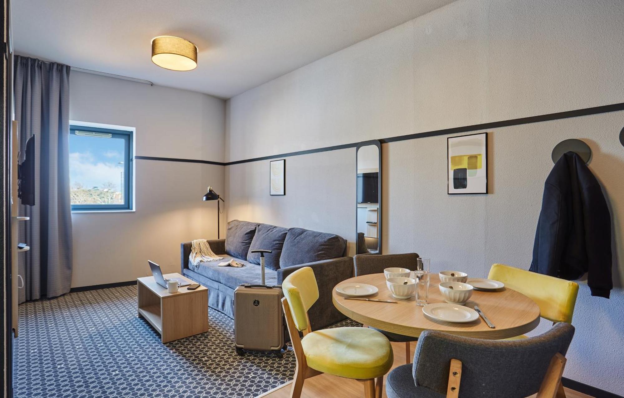 Appart'Hotel Odalys City - Bioparc Lyon Est Kültér fotó