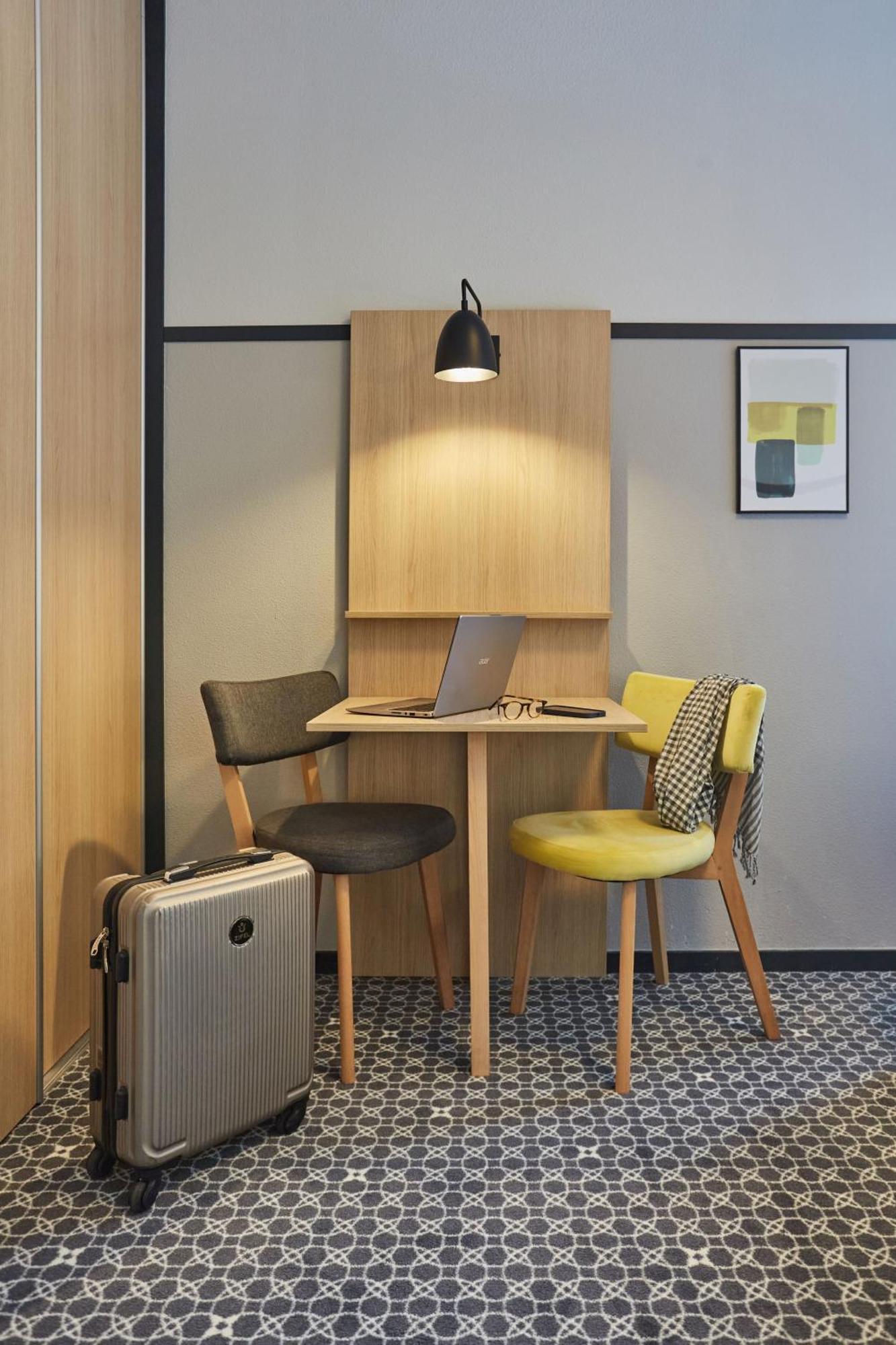 Appart'Hotel Odalys City - Bioparc Lyon Est Kültér fotó