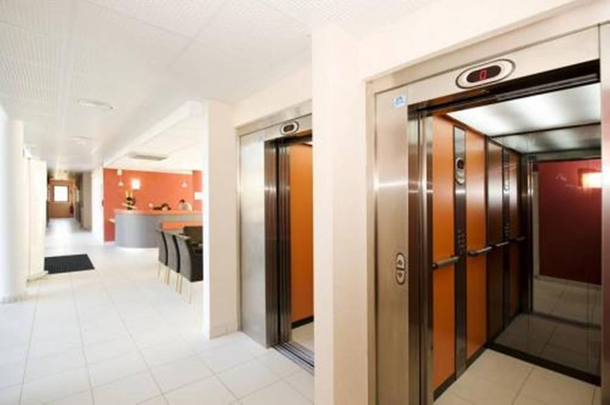 Appart'Hotel Odalys City - Bioparc Lyon Est Beltér fotó