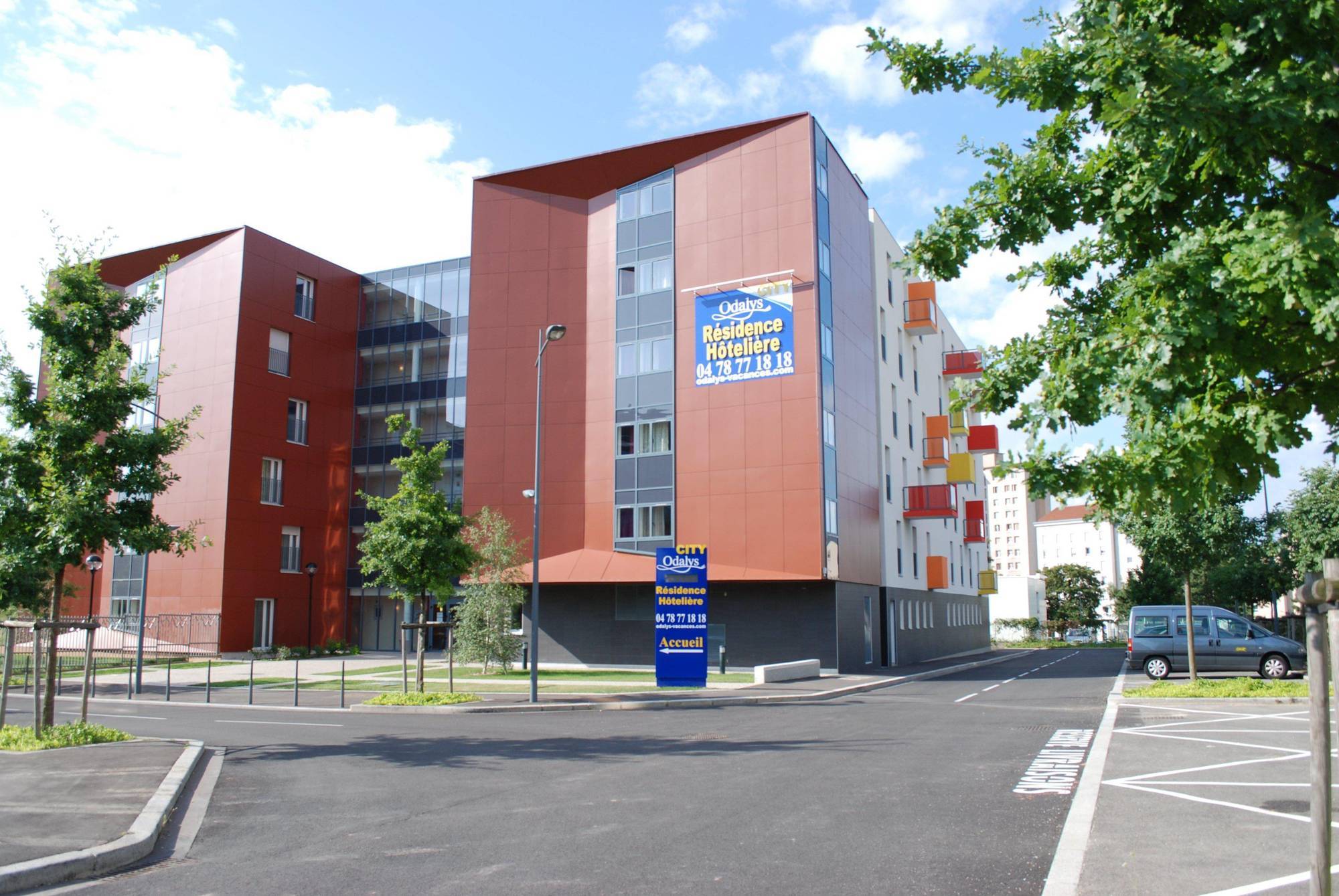 Appart'Hotel Odalys City - Bioparc Lyon Est Kültér fotó